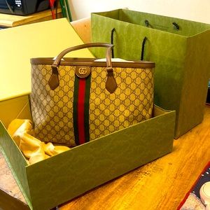 Brand new Gucci tote bag never used